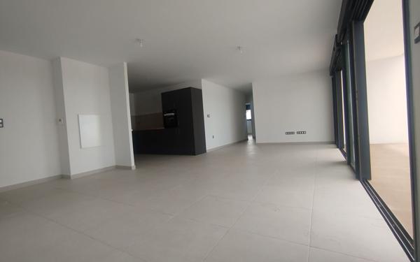 Appartement à louer    4 pièces •  Saint-Paul