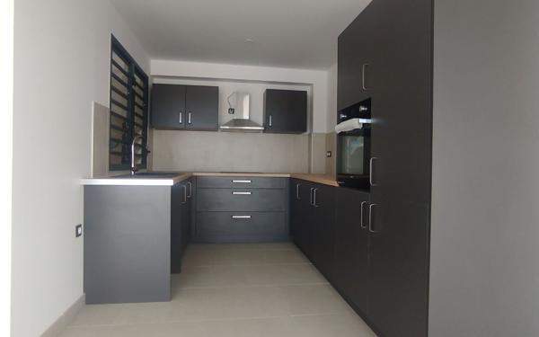 Appartement à louer    4 pièces •  Saint-Paul