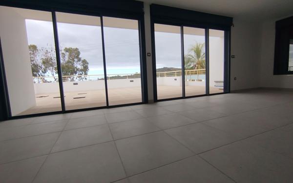 Appartement à louer    4 pièces •  Saint-Paul