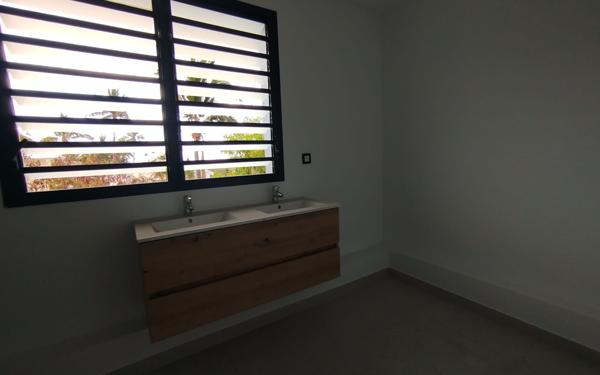 Appartement à louer    4 pièces •  Saint-Paul