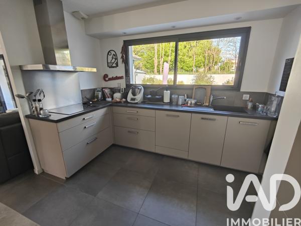 Maison à vendre 6 pièces 145 m² Le Taillan-Médoc