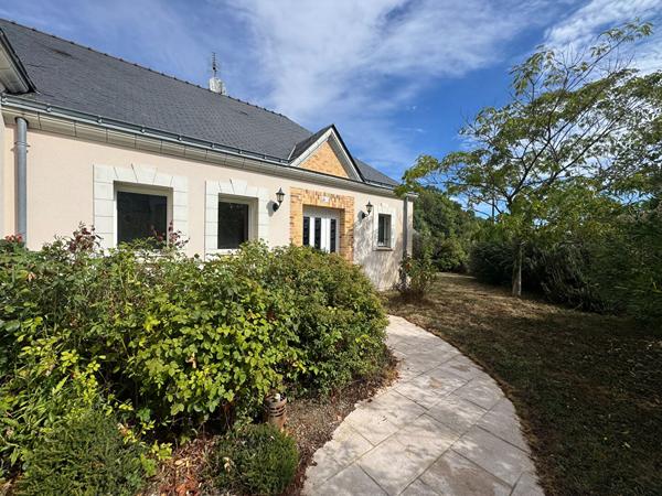 Maison familiale à Saint-Jean-De-Linières _192.4 m2 _