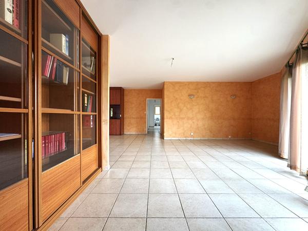 Maison familiale à Saint-Jean-De-Linières _192.4 m2 _
