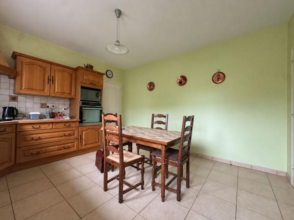 Maison familiale à Saint-Jean-De-Linières _192.4 m2 _