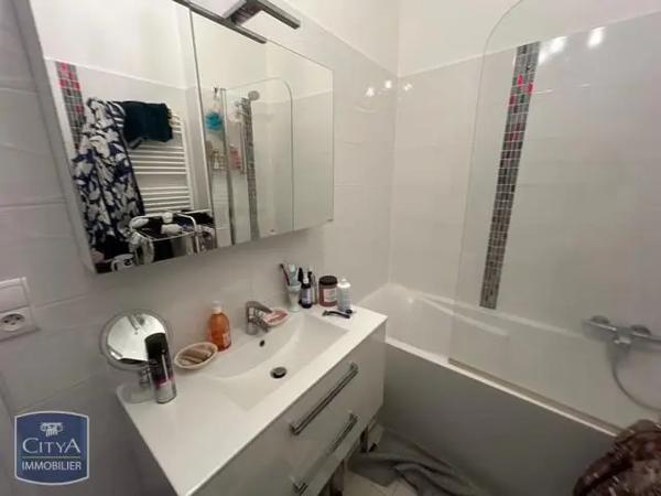Appartement à louer 4 pièces 105.05m² Poitiers (86000)