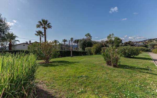 Appartement à vendre    3 pièces • 71 m2 Nice