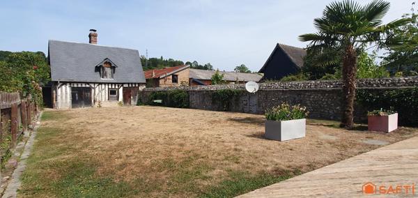 Maison de village 125m², 2/3 chambres, jardin et dépendance