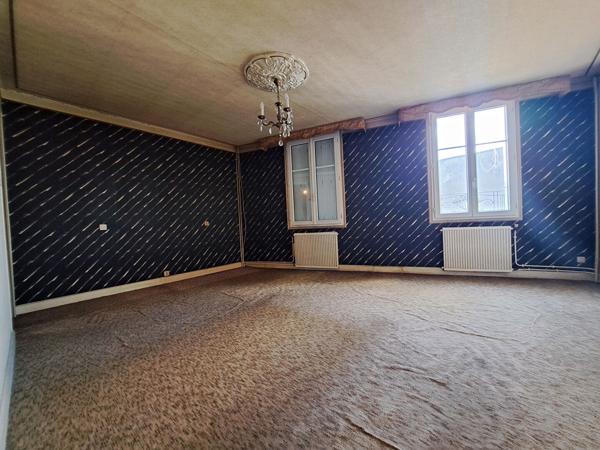 Immeuble 5 pièces à vendre Châtellerault - 86100 / Réf: 12017