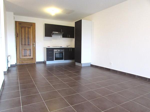Location : appartement T2 (42 m²) à BORGO