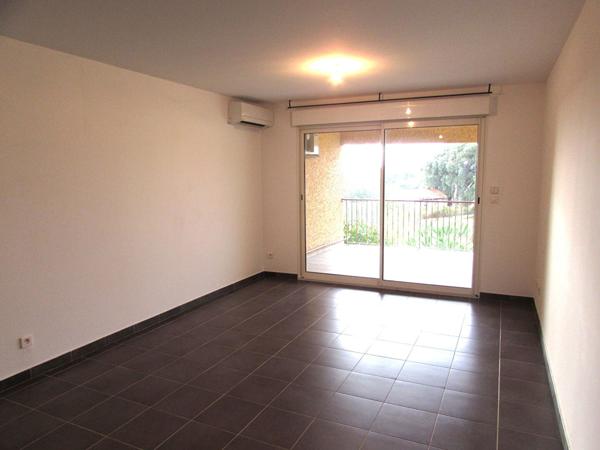 Location : appartement T2 (42 m²) à BORGO
