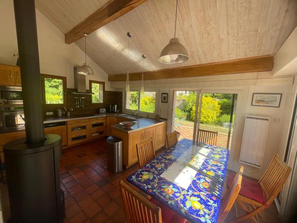 Maison traditionnelle aux prestations élevées et soignées