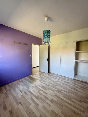 Maison avec garage et jardin