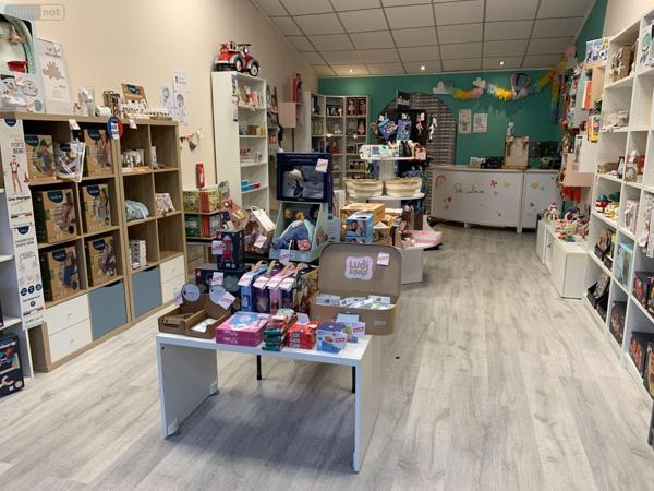 Local commercial à louer à Bailleul dans le Nord (59270), ref : FLOCB451