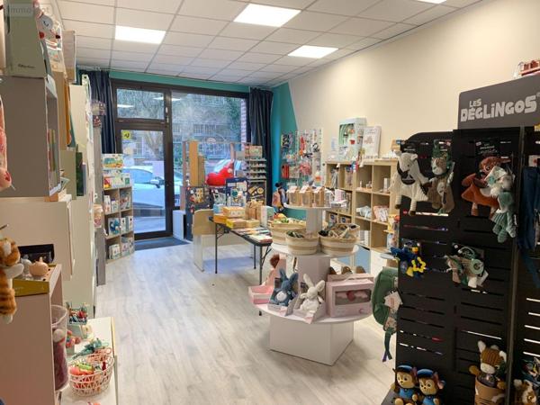 Local commercial à louer à Bailleul dans le Nord (59270), ref : FLOCB451