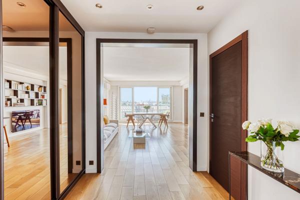 Vente Appartement de luxe Paris 8 4 Pièces 92 m²