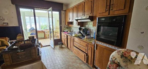 SAINT POL SUR MER
QUARTIER MAIRIE
MAISON ARCHITECTE
RDC  : Entrée carrelée(10,60 m²), WC,
s...