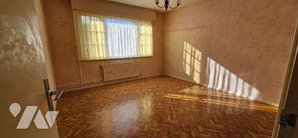 SAINT POL SUR MER
QUARTIER MAIRIE
MAISON ARCHITECTE
RDC  : Entrée carrelée(10,60 m²), WC,
s...