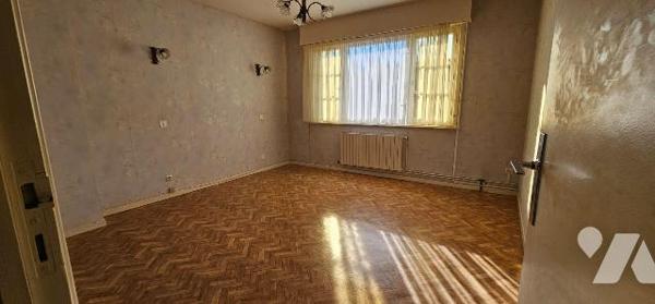 SAINT POL SUR MER
QUARTIER MAIRIE
MAISON ARCHITECTE
RDC  : Entrée carrelée(10,60 m²), WC,
s...