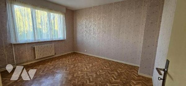 SAINT POL SUR MER
QUARTIER MAIRIE
MAISON ARCHITECTE
RDC  : Entrée carrelée(10,60 m²), WC,
s...