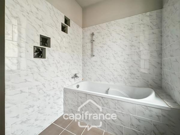 Immeuble à vendre SAINT VALLIER (26)