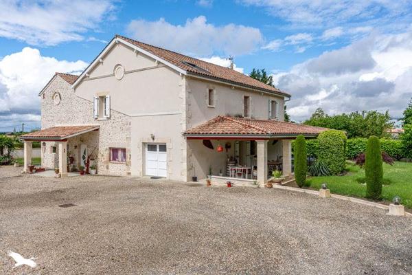 Maison à vendre 335 000 € Sainte-Bazeille 8 p 310 m² DPE B