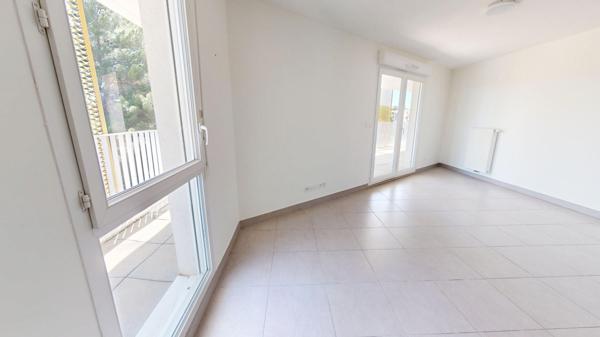 À VENDRE - Appartement T3 avec grande terrasse - Résidence récente - secteur croix d'argent