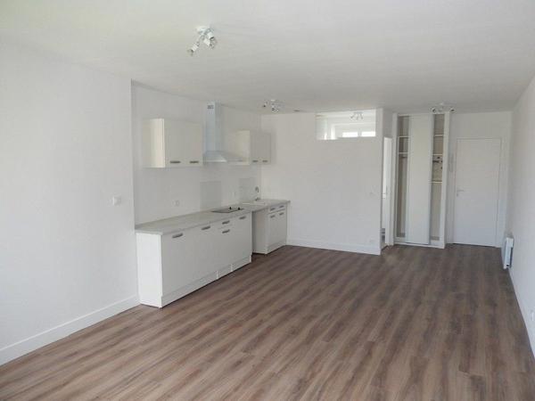 Grand studio 34 m2 :  Rue Du Mirail