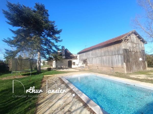Belle maison en pierre avec piscine et séchoir
