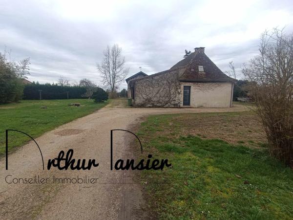 Belle maison en pierre avec piscine et séchoir