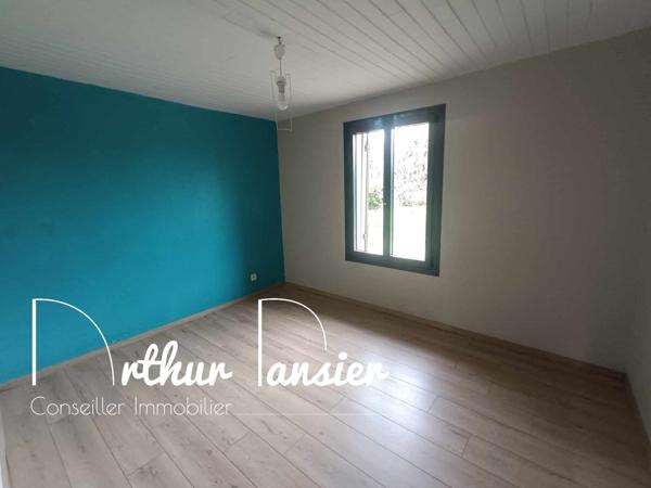 Belle maison en pierre avec piscine et séchoir