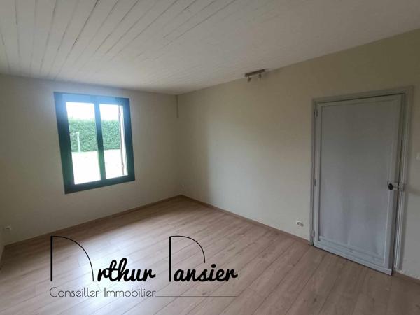 Belle maison en pierre avec piscine et séchoir