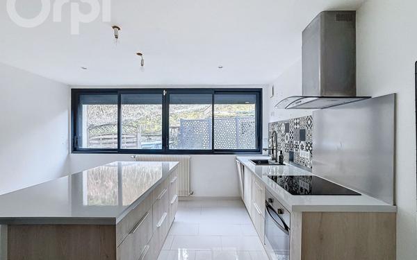 Maison à vendre    3 pièces • 135 m2 Tulle