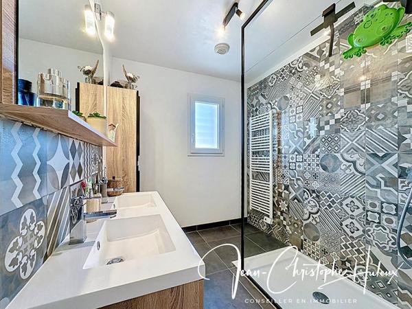 30210 CABRIERES -Villa  6 pièce(s) 115 m2  de plain pied sans vis a vis