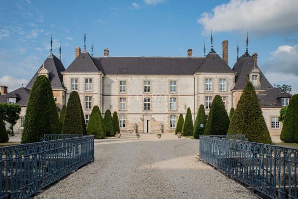 Magnifique château ISMH en Champagne, à vendre