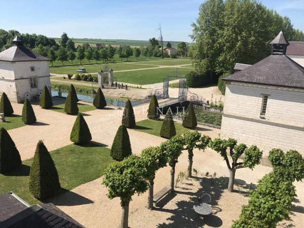 Magnifique château ISMH en Champagne, à vendre
