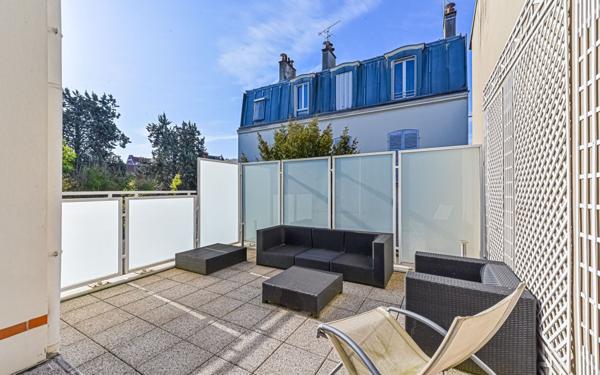 Maison à vendre    6 pièces • 300 m2 Saint-Maurice
