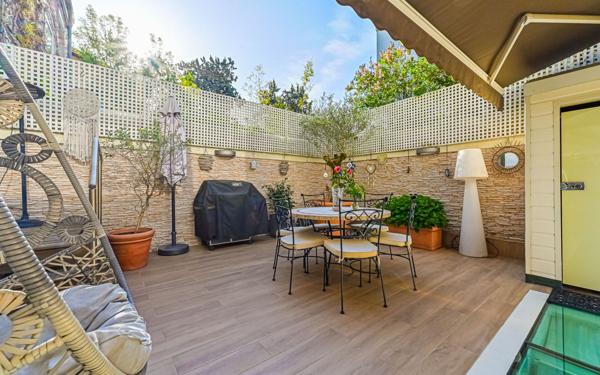 Maison à vendre    6 pièces • 300 m2 Saint-Maurice