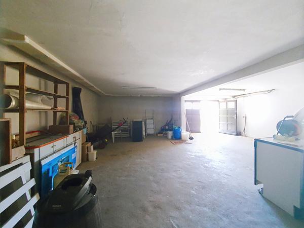 Vaste maison familiale - chambres au calme à Saint Chef sur un grand terrain paysager de 2121 m²