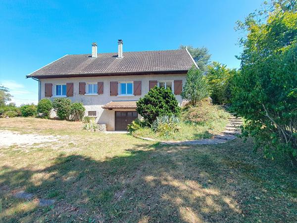 Vaste maison familiale - chambres au calme à Saint Chef sur un grand terrain paysager de 2121 m²