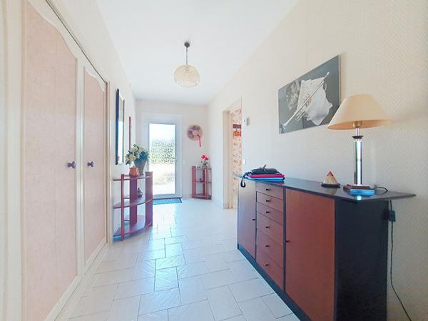 Vaste maison familiale - chambres au calme à Saint Chef sur un grand terrain paysager de 2121 m²