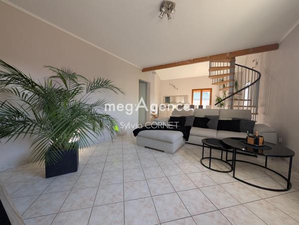 Maison à Lagnieu, 01150 - 4 pièces 190m²