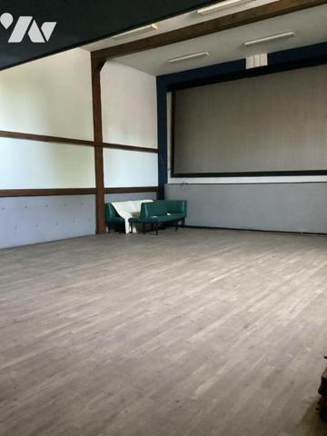 Le Cateau CAMBRESIS , 1 maison à rénover et une ancienne salle de cinéma