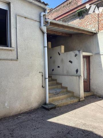 Le Cateau CAMBRESIS , 1 maison à rénover et une ancienne salle de cinéma