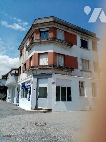 au 2ème et 3ème étage  : appartement F4 atypique en duplex , vue panoramique
Etat à conforter
