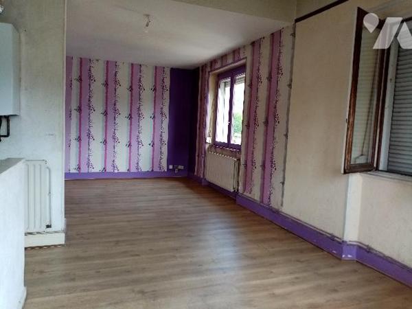 au 2ème et 3ème étage  : appartement F4 atypique en duplex , vue panoramique
Etat à conforter