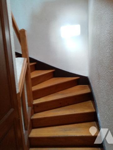au 2ème et 3ème étage  : appartement F4 atypique en duplex , vue panoramique
Etat à conforter