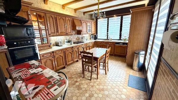 Maison à Vendre à Hazebrouck en EXCLUSIVITE chez votre notaire

Cette maison d'une surface ha...