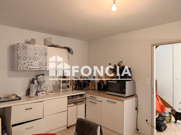 Location Appartement 3 pièces 69.79 m² - 7 PLACE DU PIGEONNIER Marthon 16380