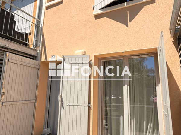 Location Appartement 3 pièces 69.79 m² - 7 PLACE DU PIGEONNIER Marthon 16380