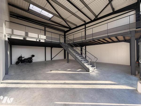 Local d'activité artisanal neuf de 209 m² à Theix proche Vannes.